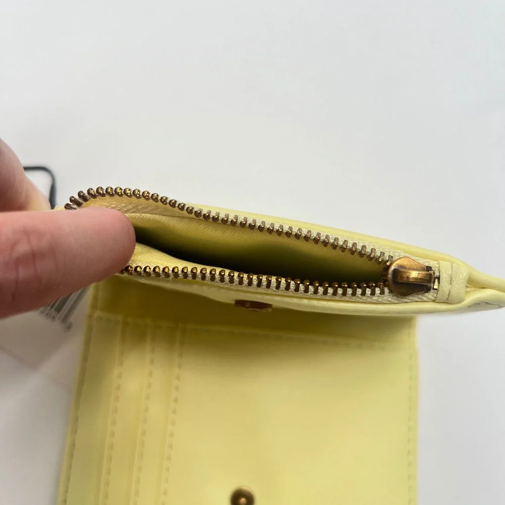 Steve Madden BBertie Yellow Bifold Card Case Wallet Seashell Charms